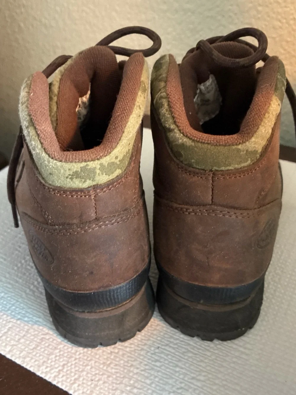 Brown Big Boys  Hiking Boots - Rugged Outdoor Trail Shoes